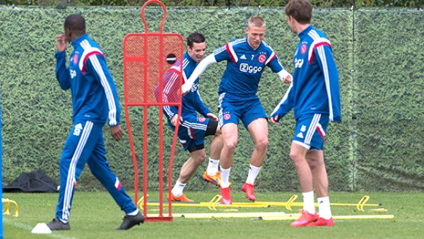 坛拥有举足 坛拥有举足