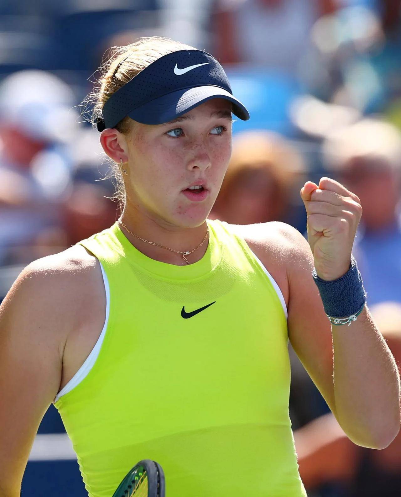 也助力她冲 也助力她冲